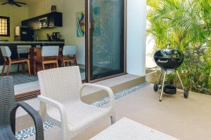 Serene Jungle Villa -Steps from the Ocean