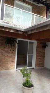 Sobrado para temporada e finais de semana na Praia da Cocanha