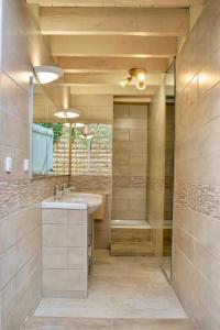 Maisons de vacances Gite d'exception tout confort pour vacances - Piscine et loisirs incomparables - 6 chambres ! : photos des chambres