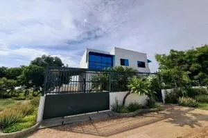 Casamar con piscina en área social - Data de Posorja