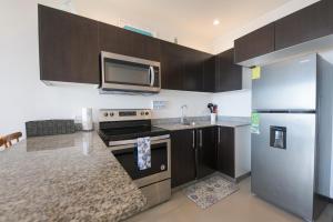 Beautiful Beachfront Condo, Amazing Pool