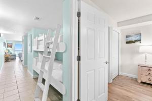 Pelican Isle 313