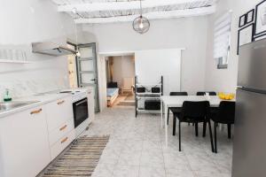 Schefflera Apartment, with Mountain View