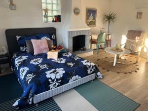 Appartements Studio avec terrasse charmante a -10mn du metro 4 : photos des chambres