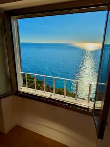 Kiss of sea - Balzi Rossi & Baia Beniamin