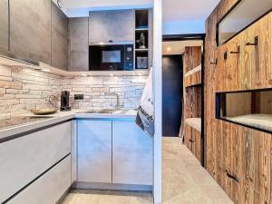 Résidence Caron - Studio moderne et lumineux · Départ et retour skis aux pieds · Balcon MAE-3314