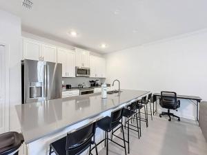 Impressive Hideaway with Private Pool and access to 2 Clubhouses