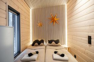 Scandinavian lakeside cottage