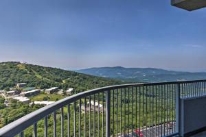3 Mi to Ski Sugar Top Resort Condo with Indoor Pool