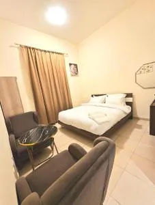 Room near to Lamer Beach Jumeirah one walk distance oima leasing property - Dubai