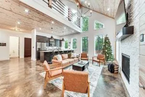 7 Mi to Broken Bow Lake Wynsome Lodge Cabin! - Wright City