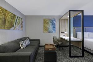 King Suite with Trundle Bed room in SpringHill Suites by Marriott Palm Desert