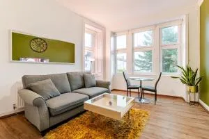 Newly Furnished Flat 4 Minutes Walk To Metro - Govan