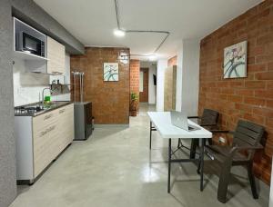 Apto en zona tranquila cerca a zonas rosas