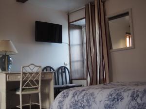 Hotels Hotel Val Saint Hilaire : photos des chambres