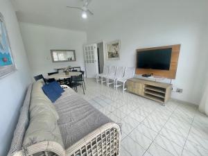 Pé na Areia: 3 Dorms com Vista Deslumbrante