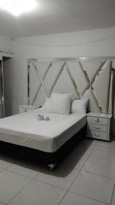 Big house with garage in Yumbo Valle