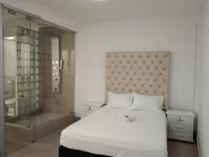 Big house with garage in Yumbo Valle