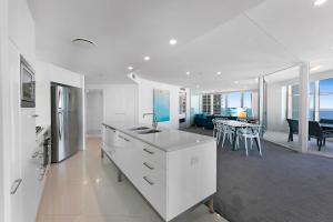 Tallest Tower SkyHomes | 9 Hamilton Avenue