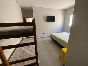 Casa com Piscina - 3 Quartos com ar Condicionado!!!