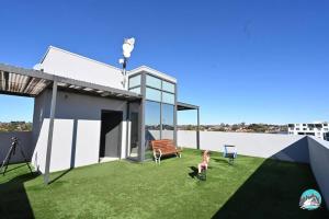 Comfortable 2 Bed Apartment in Canterbury