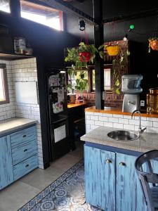 Casa con pileta en B privado solo familias