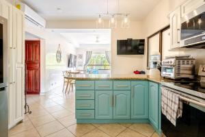 Luxury 2BR Escape near Tamarindo