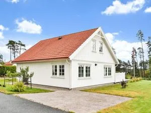 Holiday home ENGELSVIKEN - Solli