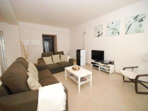 Modern Holiday Home in Cela