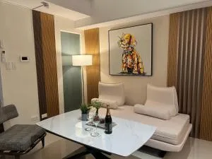 Luxurious European Style Penthouse Modern Apart ment Cross City of Dreams OKADA SOLAIRE MOA Airport - Pildira