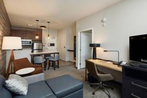 1 Bedroom Suite, 2 Queen, Sofa bed room in Residence Inn by Marriott Sacramento Davis