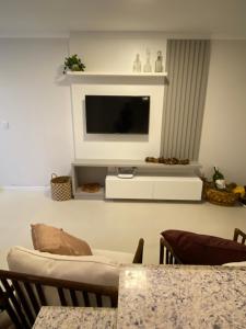 Linda Casa com 3 suites-Condominio-Canela