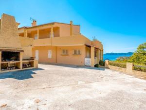 Appartement confortable avec terrasse, proche plages - FR-1-816-1