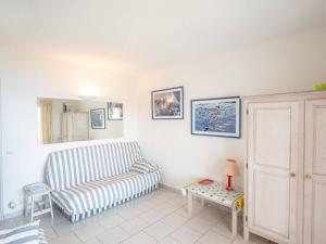 Appartement chaleureux avec terrasse et parking au Lavandou - FR-1-816-2