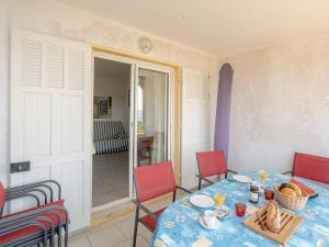 Appartement chaleureux avec terrasse et parking au Lavandou - FR-1-816-2