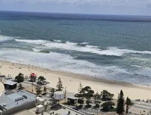 SURFERS PARADISE ABSOLUTE BEACHFRONT WITH VIEWS, HIGH LEVEL 1br Apt - IDEAL FOR COUPLES or 2 PPL TRAVELLING TOGETHER - 冲浪者天堂