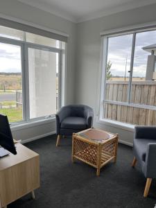 Luxarious room stay- 25 min to Melbourne Airport and next to Hume Freeway