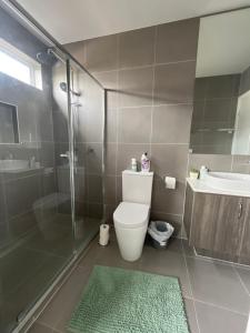 Luxarious room stay- 25 min to Melbourne Airport and next to Hume Freeway