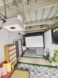 movie screen& 4rooms private house near J Park Resort