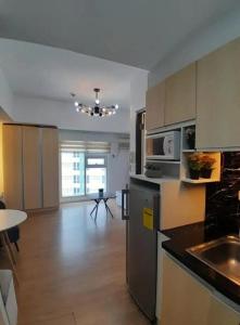 Cebu Solinea Tower1 in front of Ayala