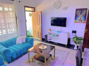 Homely Apt 2 with Aircon - ksh 500