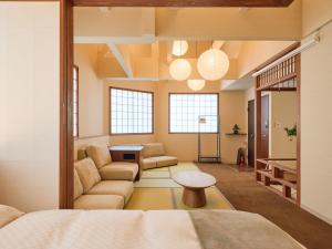 KONJAKUSO Osaka Tempozan KANOH SHOHAKU Sakura Pine Tree