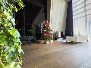 Elegant 1-Bedroom Apartment, Full Burj Khalifa & Downtown Views