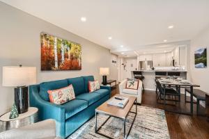 303 Fallridge Condominiums