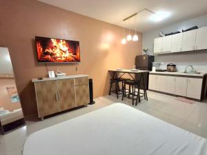 Snuggle in Bed near Mactan Airport