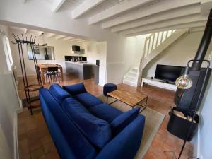 Maisons de vacances La Petite Maison, jardin et jacuzzi, proche de Lyon : photos des chambres