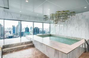 Condo Luxe Siam Pool 360 Near BTS Shopping