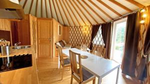 Maisons de vacances Gite Les yourtes de Saint Mathieu N°2 : photos des chambres