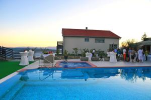 Villa Kalmar - Heated pool and spectacular sea view 