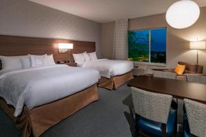 Queen Studio with 2 Queen Beds room in TownePlace Suites by Marriott Leavenworth